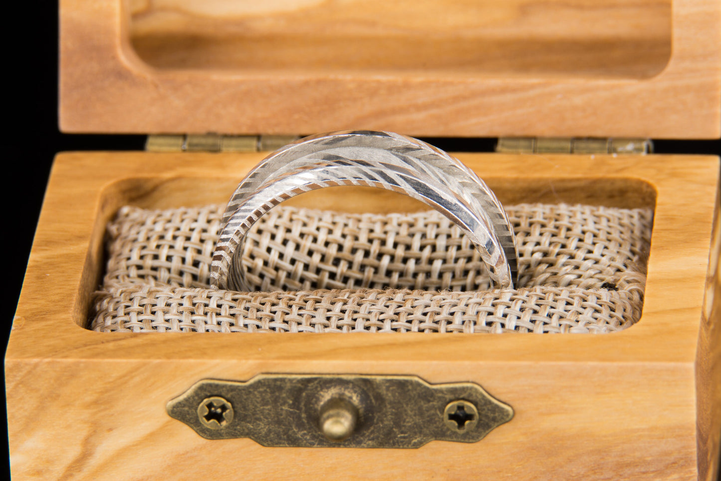 Ring / Jewelry Box - Olive Wood